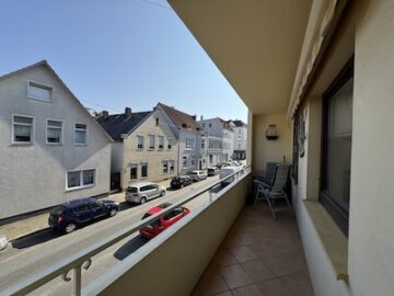 #IMMOTIONAL - GROSSE 4-ZIMMER-WOHNUNG IN BREMERHAVEN-GEESTEMÜNDE - Balkon am Wohnzimmer