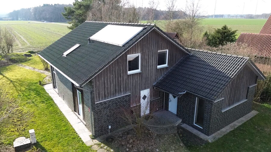 #IMMOTIONAL - JUNGES EINFAMILIENHAUS MIT GEWERBEEINHEIT NACH ÖKOLOGISCHEM KONZEPT - Vorderansicht