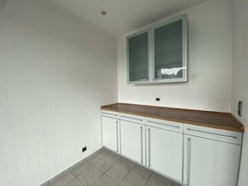 #IMMOTIONAL HELLE PENTHOUSE-WOHNUNG IN GEESTEMÜNDE - Essbereich mit Küchenzeile