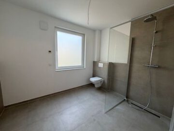 #IMMOTIONAL ERDGESCHOSS-WOHNUNG MIT GARTENBEREICH NÄHE SPECKENBÜTTELER PARK - Badezimmer