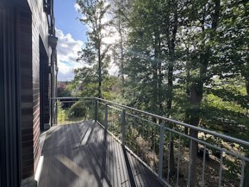 #IMMOTIONAL - MIETWOHNUNG IN ZENTRALER LAGE VON HEMMOOR - Balkon Bild 2