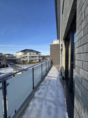 # IMMOTIONAL - KLIMAFREUNDLICHE NEUBAUWOHNUNGEN NACH QNG IN BAD BEDERKESA - WOHNUNG 10 - Balkon