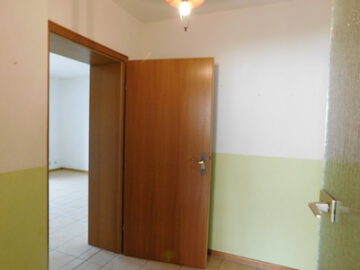 # IMMOTIONAL MEHRFAMILIENHAUS IM HERZEN VON BEDERKESA - Flur EG Wohnung