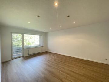 #IMMOTIONAL RENOVIERTE MIETWOHNUNG IN BAD BEDERKESA - Wohnzimmer