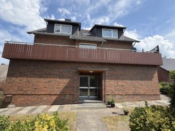 #IMMOTIONAL HELLE 2-ZIMMER-WOHNUNG MIT GROßZÜGIGER DACHTERRASSE IN BAD BEDERKESA - Ansicht Hauseingang