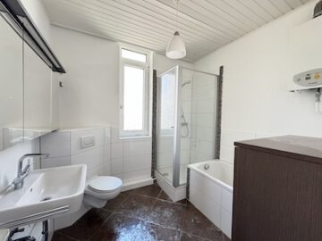 #IMMOTIONAL CHARMANTE ALTBAUWOHNUNG IM HERZEN VON BREMERHAVEN - Badezimmer
