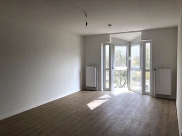 #IMMOTIONAL HELLE 3-ZIMMER-WOHNUNG IN BEDERKESA - Wohnzimmer
