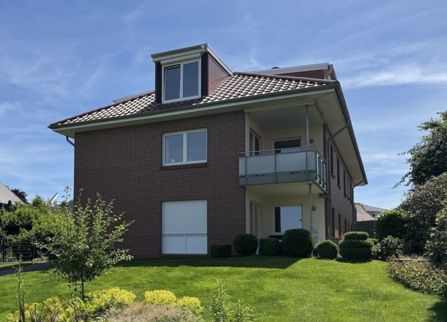 #IMMOTIONAL - MODERNE BARRIEREARME 2-ZIMMER-WOHNUNG MIT BALKON IN BAD BEDERKESA - Hausansicht