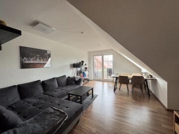 #IMMOTIONAL - HELLE 3 ZIMMER-WOHNUNG MIT BALKON IN RUHIGER LAGE VON LANGEN - Wohnzimmer
