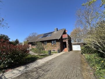 #IMMOTIONAL GROßZÜGIGES EINFAMILIENHAUS – MIT EINLIEGERWOHNUNG IN MIDLUM, 27639 Wurster Nordseeküste, Einfamilienhaus