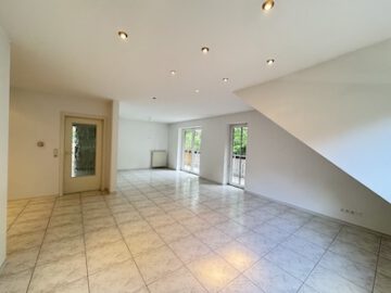 #IMMOTIONAL 3-ZIMMER-WOHNUNG NÄHE STADTPARK SPECKENBÜTTEL - Wohnzimmer mit Essbereich