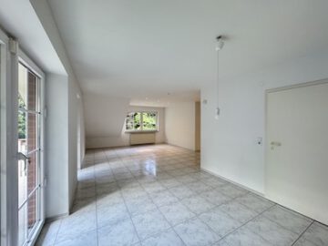#IMMOTIONAL 3-ZIMMER-WOHNUNG NÄHE STADTPARK SPECKENBÜTTEL - Essbereich mit Blick zum Wohnzimmer