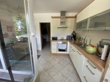 #IMMOTIONAL SCHÖNE MAISONETTE-WOHNUNG IN BAD BEDERKESA - Küche mit Küchenzeile