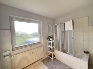 #IMMOTIONAL EIGENTUMSWOHNUNG ALS KAPITALANLAGE MIT BALKON IN LOXSTEDT - Badezimmer Bild 2