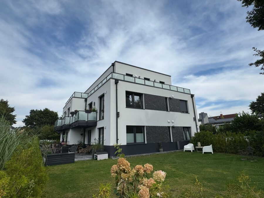 #IMMOTIONAL HELLE PENTHOUSE-WOHNUNG MIT GROßER DACHTERRASSE IN SPECKENBÜTTEL - Objektansicht