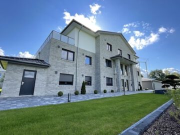 #IMMOTIONAL - NEUBAUPENTHOUSE WOHNUNG IM SCHÖNEN LUFTKURORT BAD BEDERKESA - Vorderansicht
